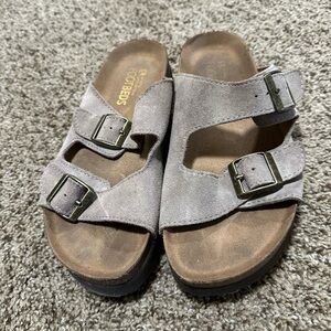 White Mountain platform brown tan suede strap buckle sandals Birkenstock style 7